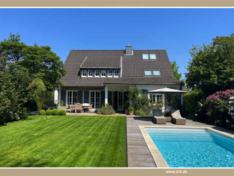  Meerbusch - B�derich Einfamilienhaus Exklusives Landhaus in Meerbusch-B�derich