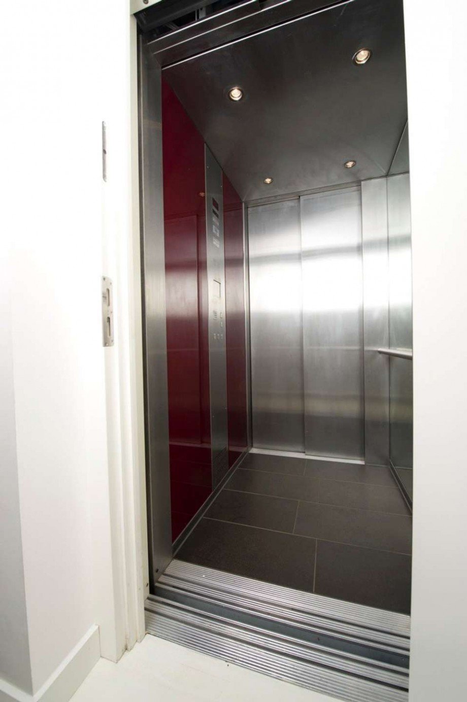 Aufzug direkt in die Wohnung Penthousewohnung D�sseldorf