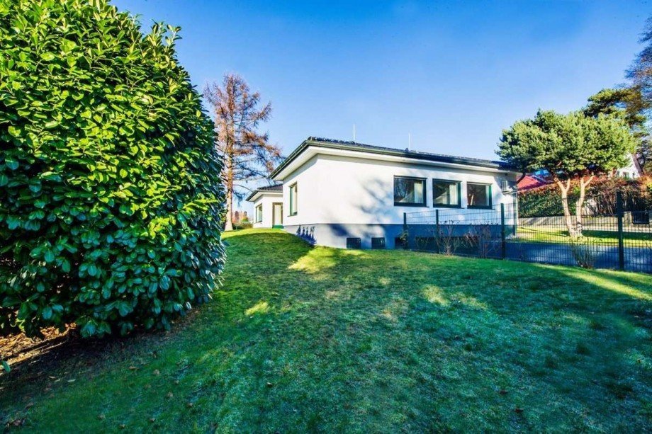 Hausansicht Gartenseite Einfamilienhaus Essen