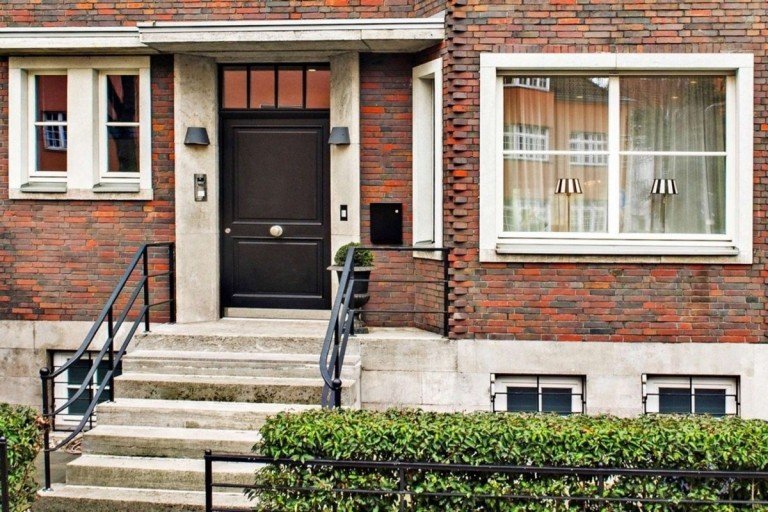 Hausansicht D�sseldorf - Oberkassel Reihenmittelhaus Exklusives Stadthaus in D�sseldorf-Oberkassel