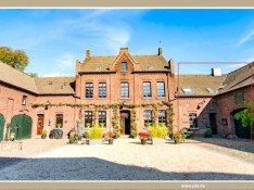 Hauptbild B�roetage in historischem Vierkanthof vor den Toren D�sseldorfs