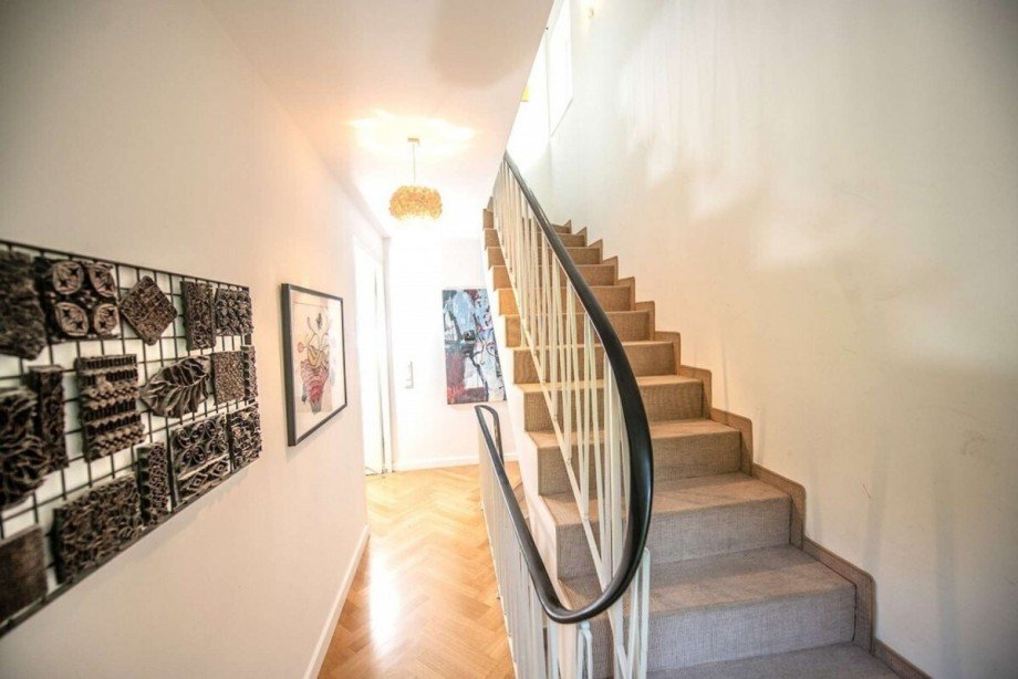 Treppenhaus 1. OG Zweifamilienhaus D�sseldorf