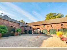 Hauptbild B�roetage in historischem Vierkanthof vor den Toren D�sseldorfs