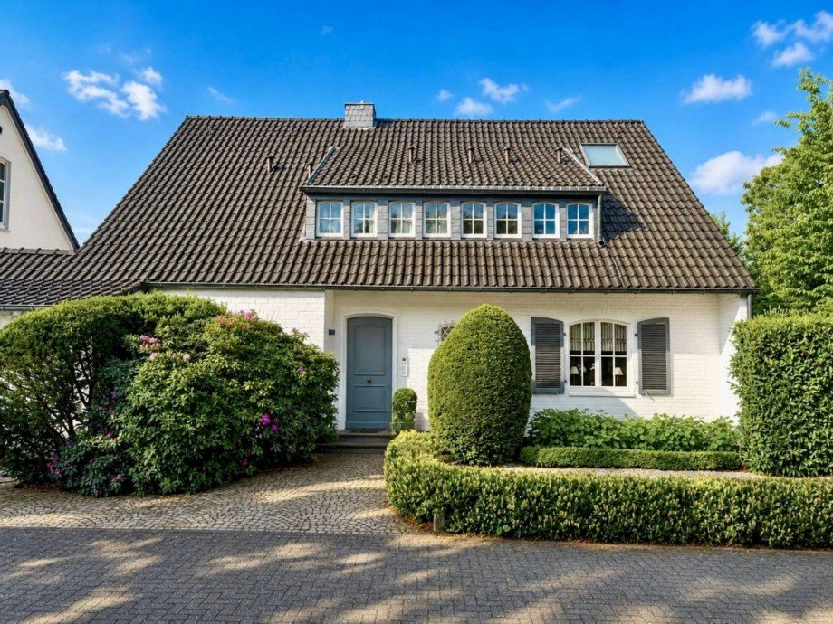 Vorderansicht Einfamilienhaus Meerbusch