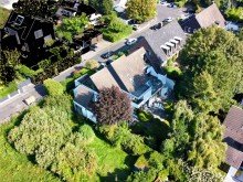  Gro�z�giges Anwesen in exponierter Lage von D�sseldorf-Niederkassel