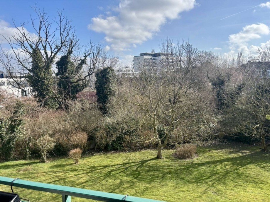 Blick in den Garten Etagenwohnung D�sseldorf