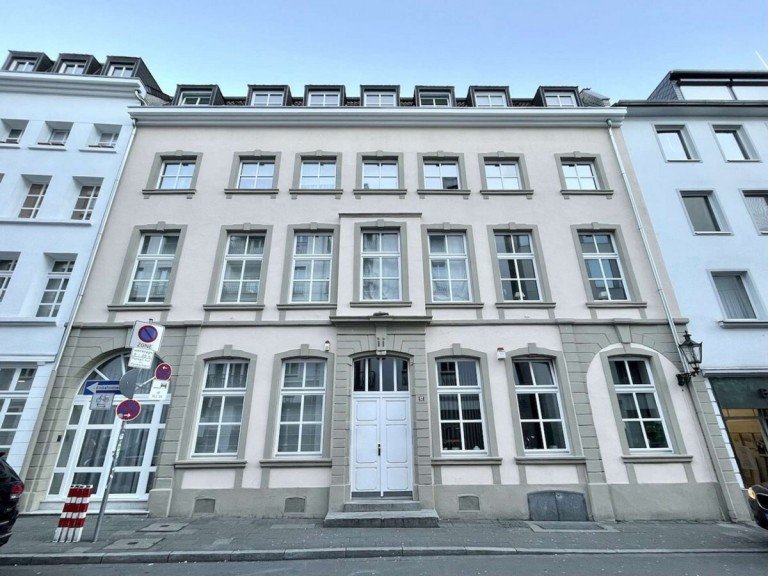 Hausansicht D�sseldorf Etagenwohnung Exklusives Wohnen in bester Altstadtlage