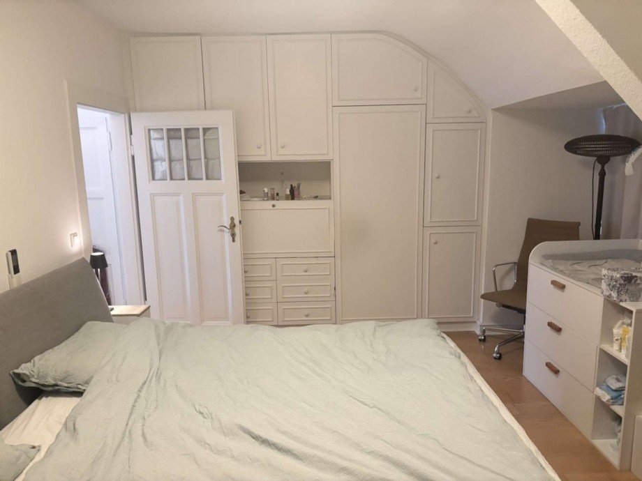 Elternschlafzimmer DG Maisonettewohnung D�sseldorf