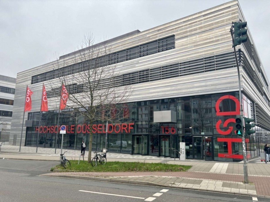 Gegen�ber Etagenwohnung D�sseldorf