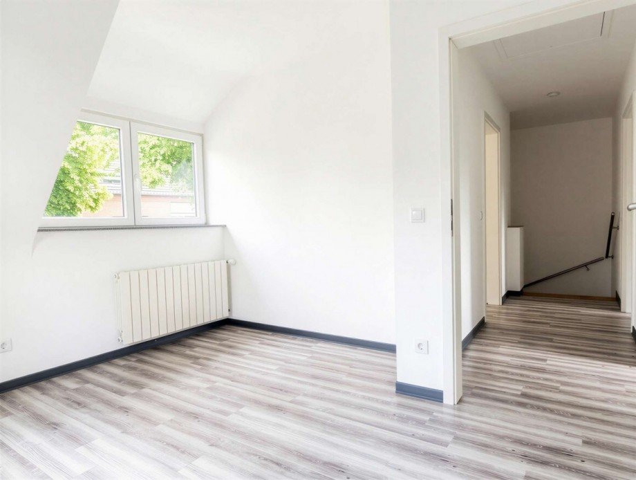 Zimmer 1 Doppelhaush�lfte Krefeld