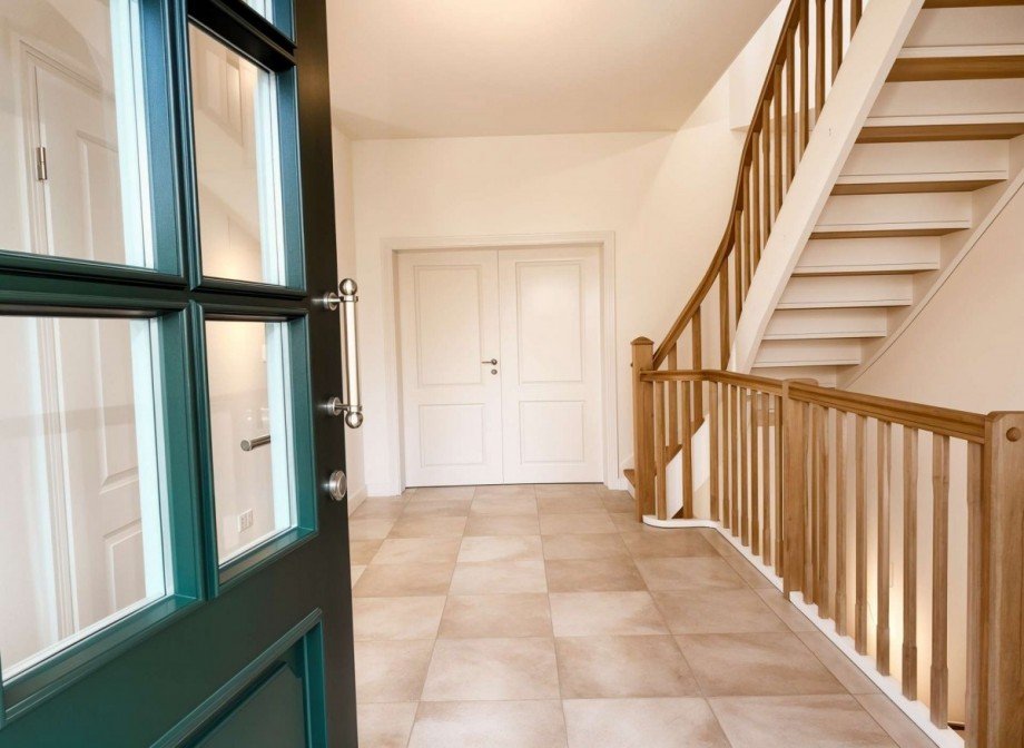 Eingangsbereich mit Treppe Einfamilienhaus Krefeld