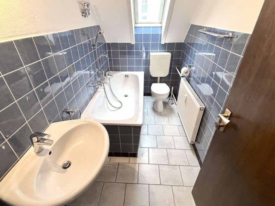 Wannenbad (2. OG) Maisonettewohnung D�sseldorf
