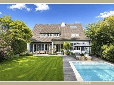 Hauptbild Exklusives Landhaus in Meerbusch-Büderich