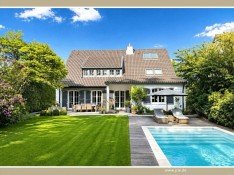 Hauptbild Exklusives Familiendomizil mit Pool in Meerbusch-Büderich - für Käufer provisionfrei