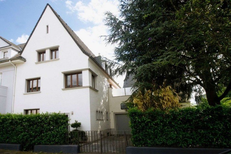 Hausansicht D�sseldorf - Oberkassel Villa Stilvolle Altbauvilla in D�sseldorf-Oberkassel