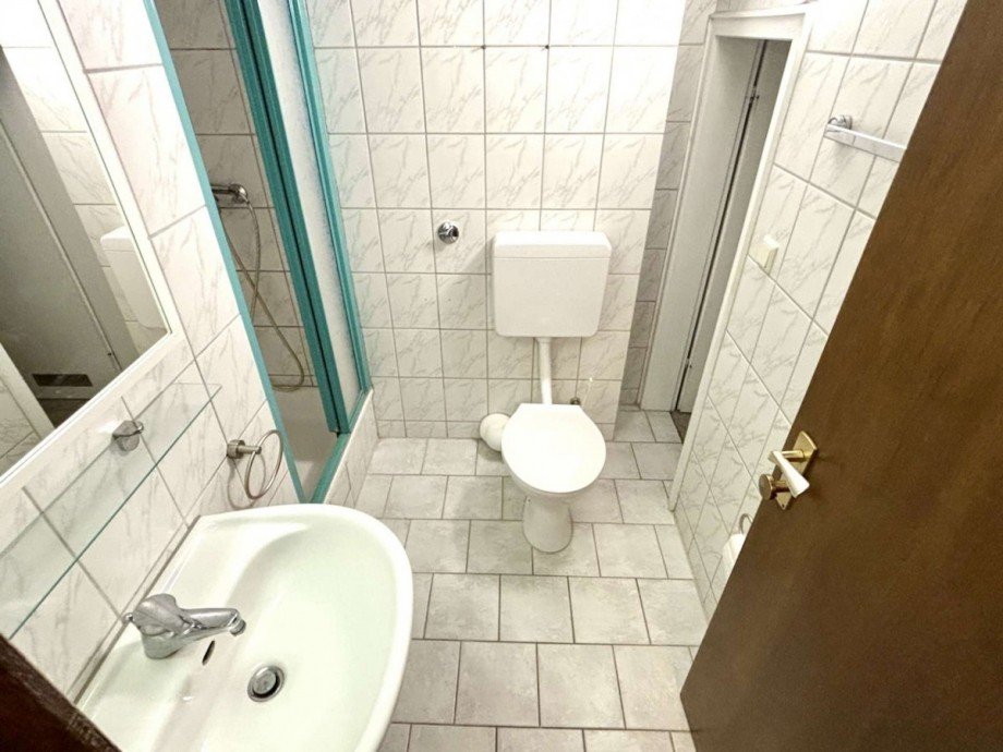 Duschbad (1. OG) Maisonettewohnung D�sseldorf