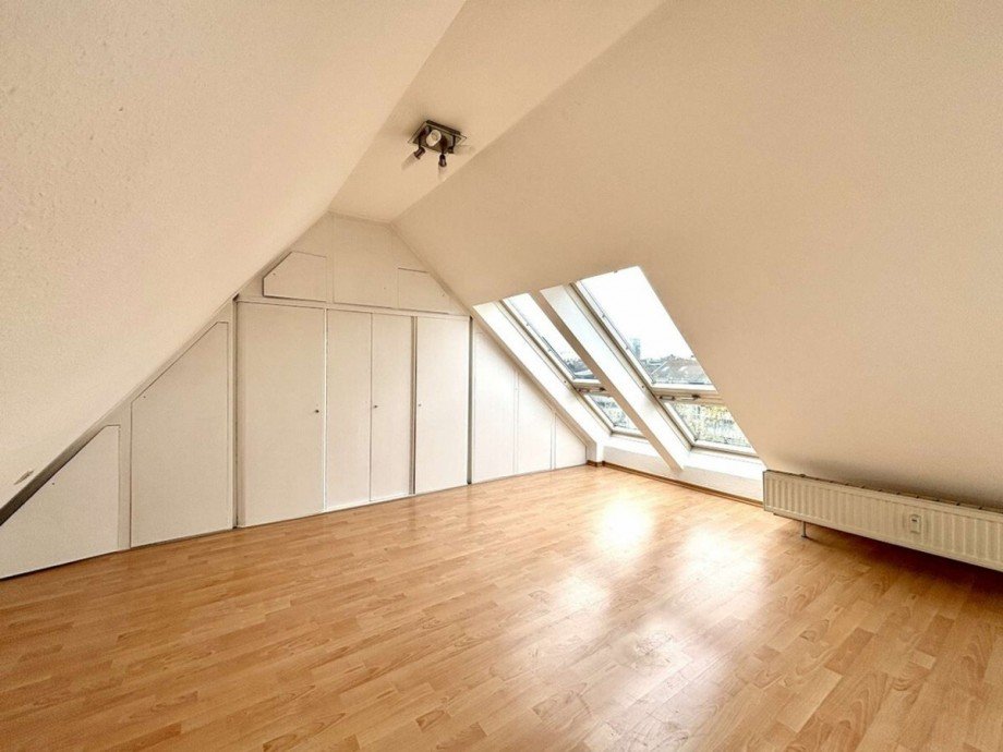 DG-Wohnung Wohn- / Gesch�ftshaus D�sseldorf