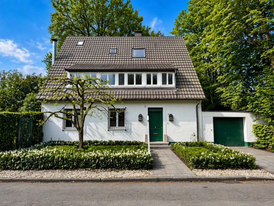 Stra�enansicht Einfamilienhaus Meerbusch