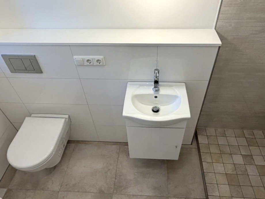 G�ste-WC mit Dusche Einfamilienhaus Krefeld