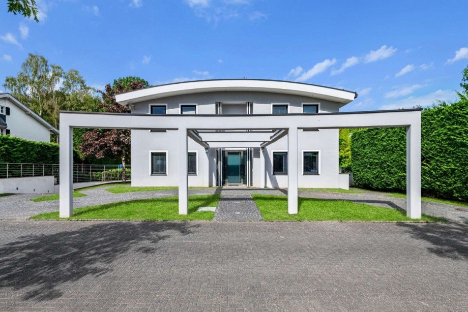 Vorderansicht Zweifamilienhaus Meerbusch