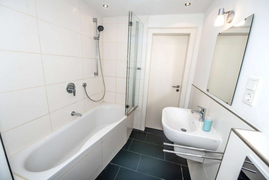Wannenbad EG Zweifamilienhaus D�sseldorf