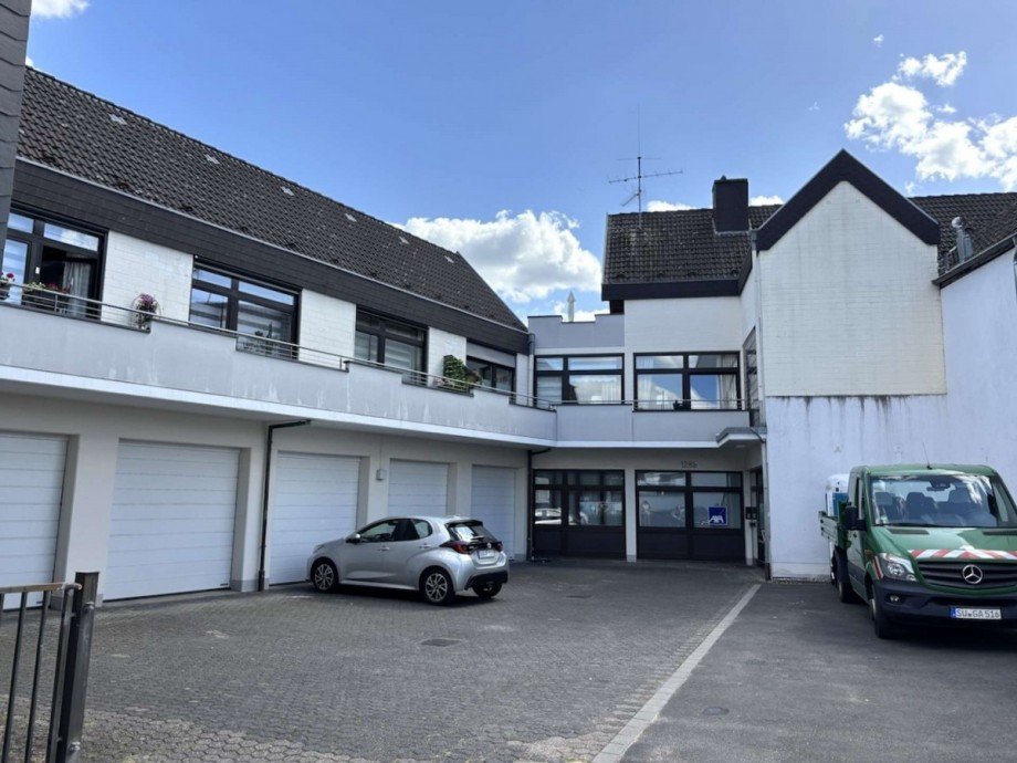 Hof MFH Wohn- / Gesch�ftshaus Hennef (Sieg)