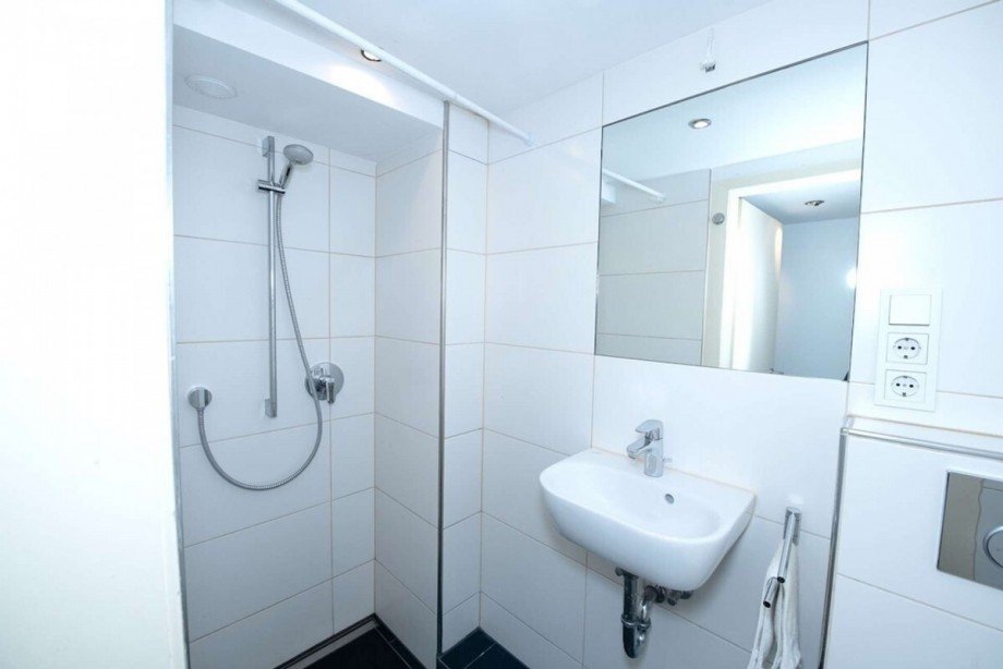 Duschbad Gartengescho� Zweifamilienhaus D�sseldorf