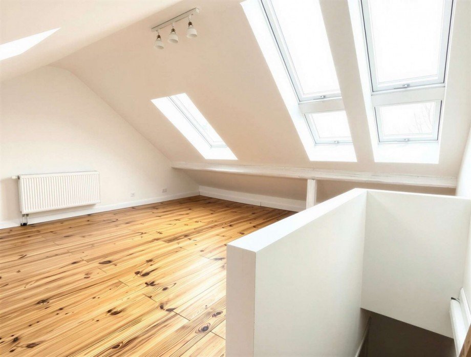 Schlafzimmer IV - DG Reihenmittelhaus M�nchengladbach