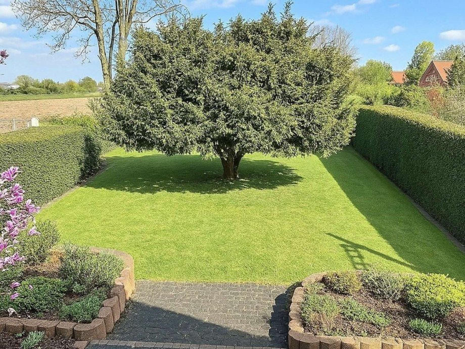 Blick in den Garten Einfamilienhaus Krefeld
